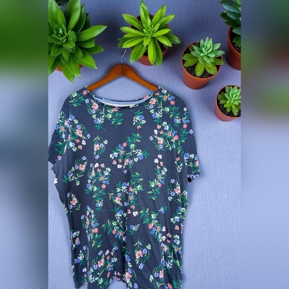 Croft & Barrow Essential Crewneck TeeColor: Indigo Multi Floral Size: LARGE EUC - Picture 5 of 7